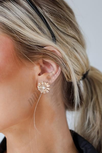 On Discount ● Kendall Gold Flower Stud Earrings ● Dress Up - -0