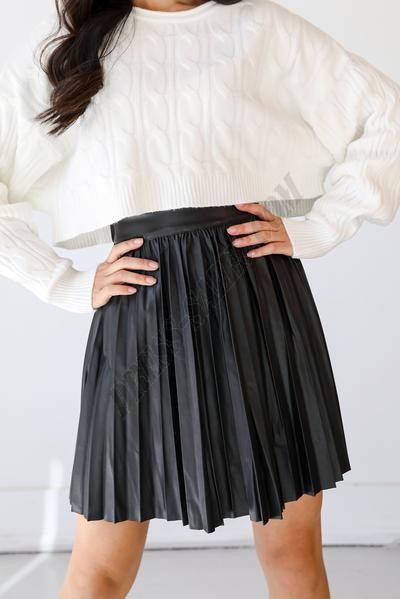 She's Irresistible Pleated Faux Leather Skirt ● Dress Up Sales - -0