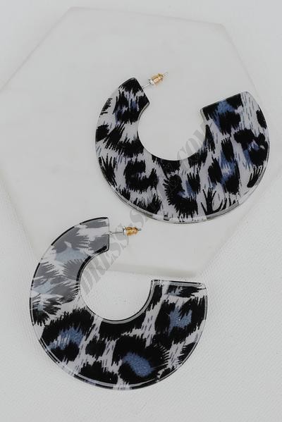 On Discount ● Amelia Leopard Hoop Earrings ● Dress Up - -0