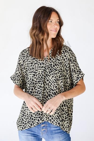 On Discount ● Delightfully Wild Leopard Blouse ● Dress Up - -0