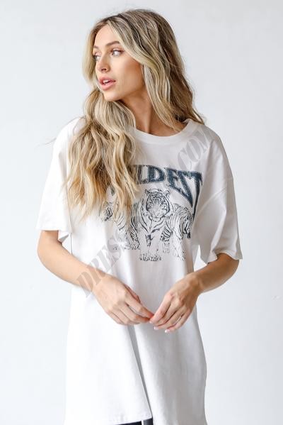 On Discount ● Wildest Graphic Tee ● Dress Up - -5