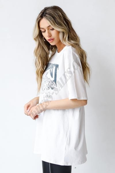 On Discount ● Wildest Graphic Tee ● Dress Up - -3
