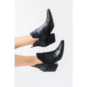 Houston Pointed Toe Booties ● Dress Up Sales